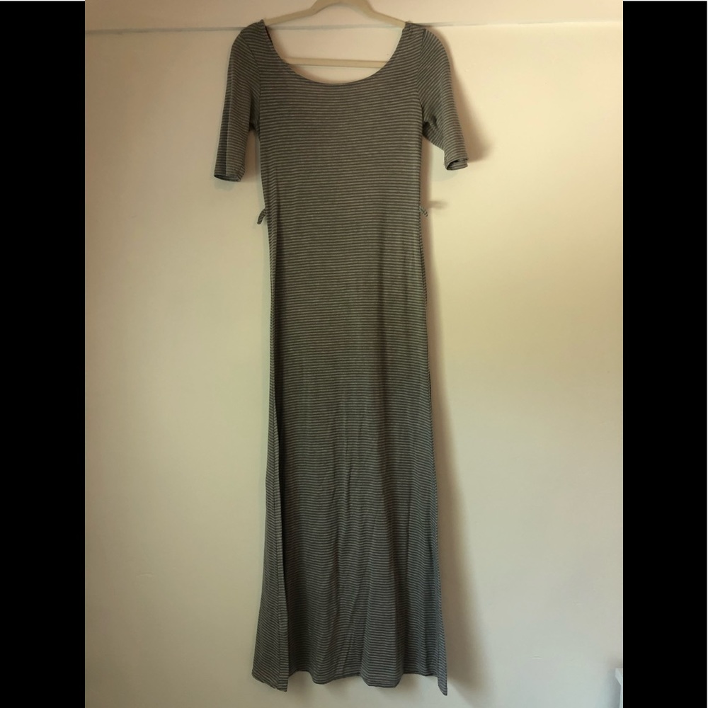 Dark grey and light grey maxi dress w/ 1/2 sleeves